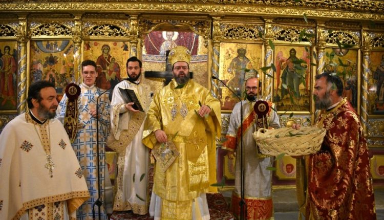 Η-Θεία-Λειτουργία-του-Μ.-Σαββάτου-στον-Μητροπολιτικό-Ναό-Κοιμήσεως-της-Θεοτόκου-Κομοτηνής