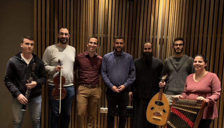 «Ὑμνωδοὶ-τοῦ-Ἀοράτου»-–-Κυκλοφόρησαν-οι-νέοι-εκκλησιαστικοί-ύμνοι-του-μουσικού-σχήματος