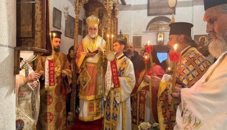 Μεγαλοβδόμαδο-στη-Σκόπελο-με-τον-Επίσκοπο-Σκοπέλου-Νικόδημο