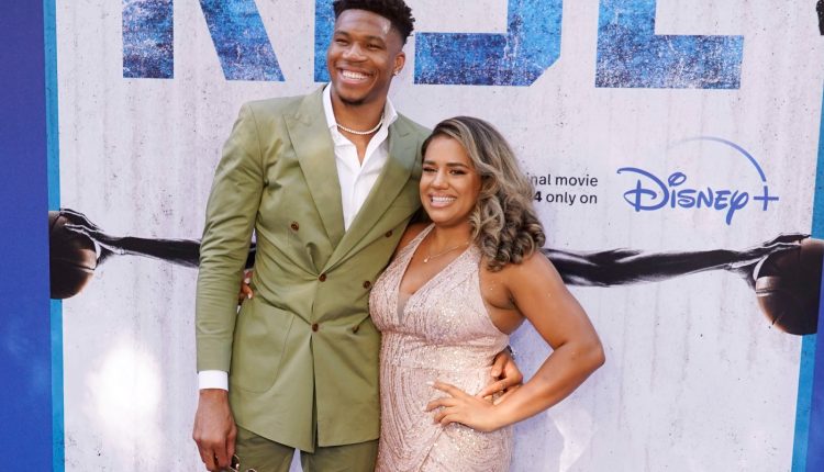 Αντετοκούνμπο:-«Δεν-φοράω-εγώ-τα-παντελόνια-στη-σχέση-μου,-πρέπει-να-ρωτήσω-τη-γυναίκα-μου»