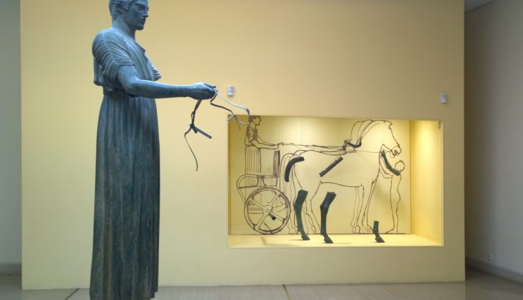 Σαν-σήμερα-16-Απριλίου:-o-Ηνίοχος-βλέπει-ξανά-το-φως-των-Δελφών