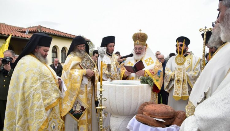 Επικαλούμενοι-την-μεσιτεία-της-“πυλωρού”-της-Μονής-Ιβήρων