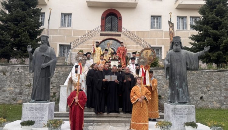 Με-κατάνυξη-και-λαμπρότητα-ο-Εσπερινός-της-Αγάπης-στο-Μητροπολιτικό-Ναό-Γρεβενών