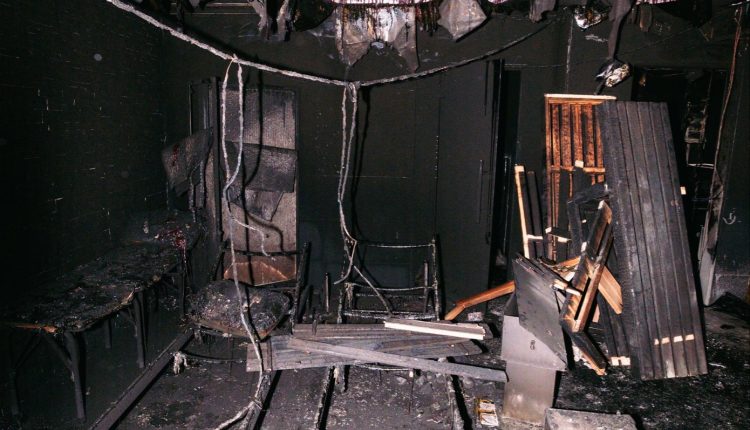 Βασιλεία:-Δημοσίευσε-φωτογραφίες-από-τα-κατεστραμμένα-αποδυτήρια-λόγω-φωτιάς-στο-γήπεδο