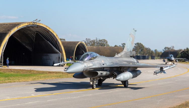 Η-Πολεμική-Αεροπορία-παρέλαβε-το-50ό-μαχητικό-f-16-viper