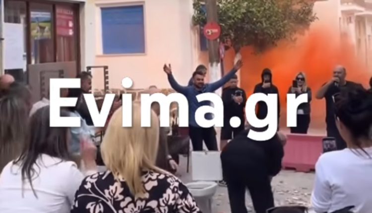 Το-γλέντι-στην-Εύβοια-που-πήρε-άλλη-τροπή-–-Ξέμειναν-από-πιάτα-και-άρχισαν-να-σπάνε-και-λεκάνες-–-Δείτε-το-βίντεο