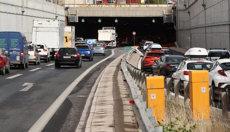 Καραμπόλα-στην-Αττική-Οδό-–-Που-σημειώνονται-μεγάλες-καθυστερήσεις