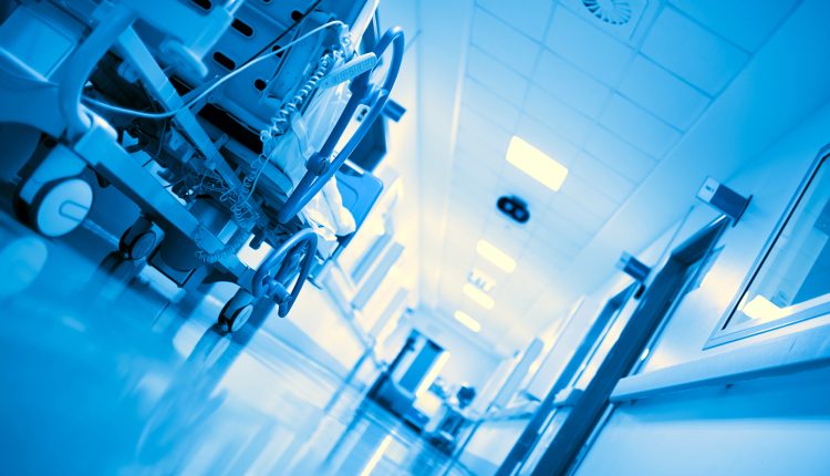 Ερωτήματα-για-17χρονη-από-την-Κοζάνη-που-νοσηλεύεται-με-κάταγμα-κρανίου-και-ρήξη-τυμπάνου-και-δεν-κανείς-δεν-ήξερε-τι-συνέβη