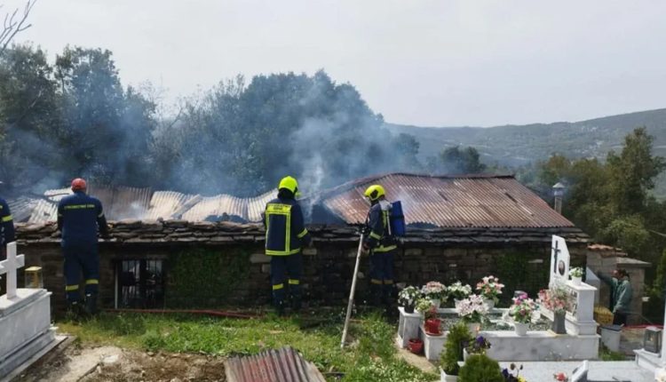 Φωτιά-σε-νεκροταφείο-στα-Ιωάννινα:-Σοβαρές-οι-ζημιές-στον-χώρο-του-οστεοφυλακίου-–-Δείτε-εικόνες