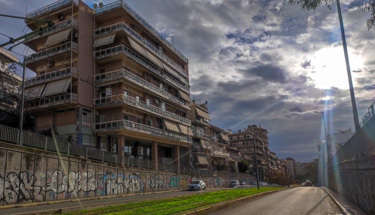 Καιρός:-Ανοιξιάτικο-«κρυφτό»-με-ηλιοφάνεια-και-πρόσκαιρες-καταιγίδες-–-Σε-ποιες-περιοχές-αναμένεται-να-βρέξει-σήμερα