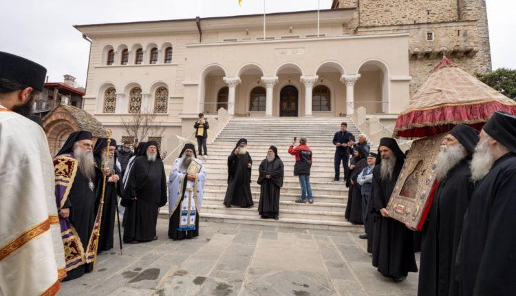Ο-Επίσκοπος-Αλμωπίας-στην-πανήγυρη-της-“Φοβεράς-Προστασίας”
