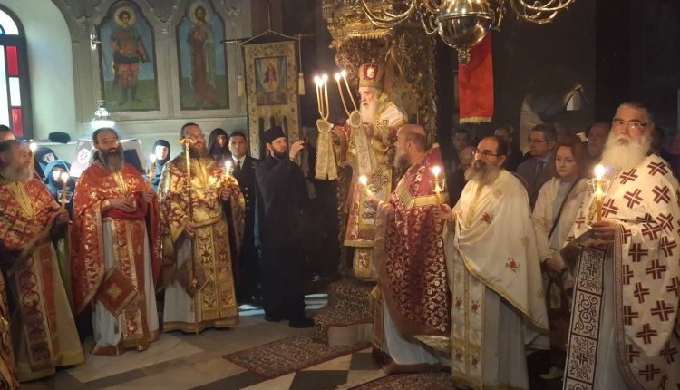 Με-αναστάσιμη-λαμπρότητα-ο-εορτασμός-της-ΙΜ.-Ζωοδόχου-Πηγής-στη-Μητρόπολη-Σάμου