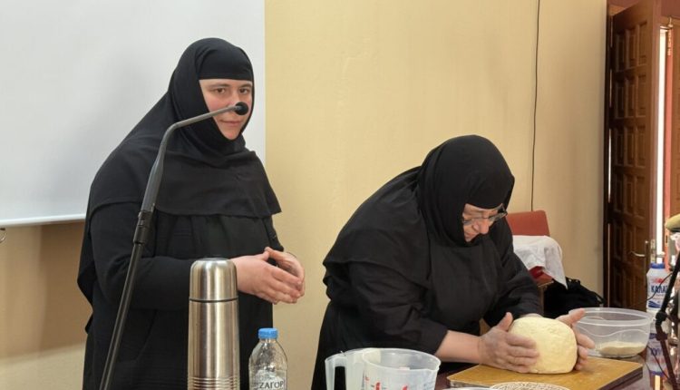 Σεμινάριο-παραγωγής-προσφόρου-στον-Ιερό-Ναό-Αγίας-Βαρβάρας-Τρίπολης