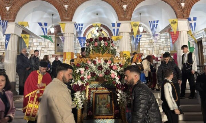 Η-εορτή-της-Ζωοδόχου-Πηγή-στη-Μητρόπολη-Θηβών