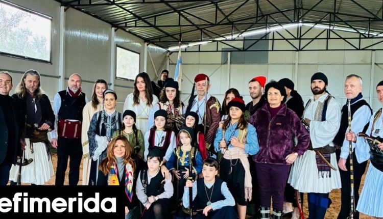 Έξοδος-Ο-δρόμος-προς-την-Αθανασία:-Μία-μεγαλειώδες-παράσταση-για-τα-200-χρόνια-από-την-Έξοδο-του-Μεσολογγίου-Με-Ντενίση,-Πρωτοψάλτη