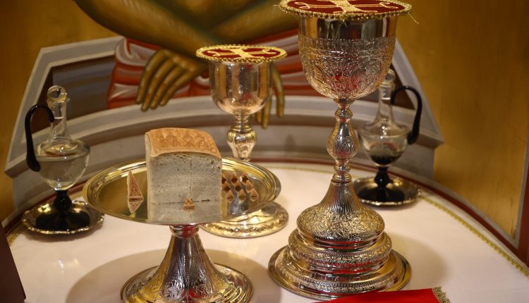 ΖΩΝΤΑΝΑ:-Κυριακή-του-Θωμά-–-Όρθρος-και-Θεία-Λειτουργία-από-τον-Ιερό-Ναό-Αγίου-Γεωργίου-Παπάγου-–-Ψάλλει-η-ΕΛΒΥΧ.