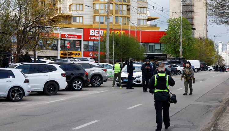 Τουλάχιστον-έξι-νεκροί-από-πυρά-ενόπλου-στο-Κίεβο:-«Τρομοκρατική-ενέργεια»-λέει-η-sbu