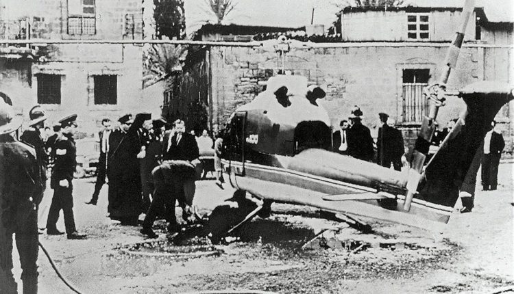 Η-ξεχασμένη-δολοφονική-ενέδρα-κατά-του-Αρχιεπισκόπου-Μακάριου-το-1970-–-Χτύπησαν-το-ελικόπτερό-του-την-ώρα-που-απογειωνόταν