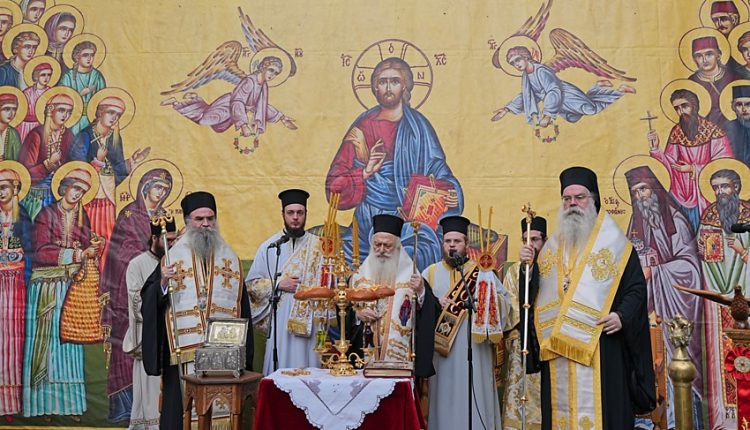 Πολυαρχιερατικός-Εσπερινός-των-Αγίων-Δισχιλίων-Ναουσαίων-Νεομαρτύρων