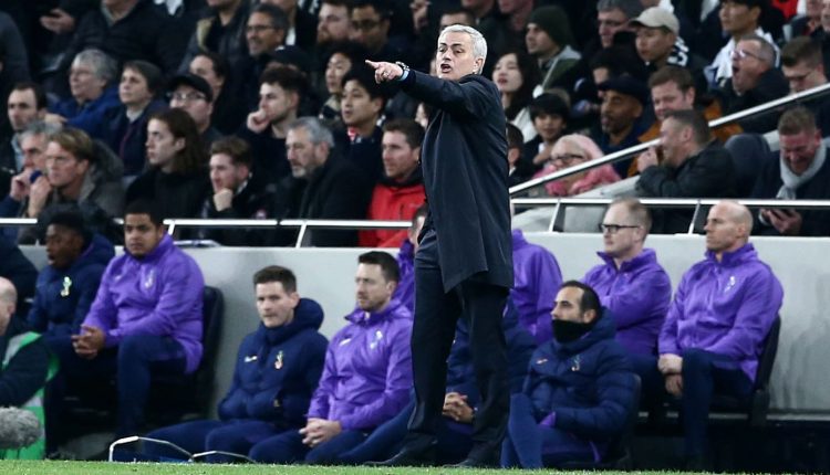 Μπενφίκα:-Ξέσπασε-σε-γέλια-ο-Μουρίνιο-με-ατάκα-δημοσιογράφου!