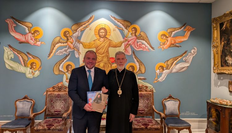 Ο-Βουλευτής-Κυκλάδων-Φίλιππος-Φόρτωμας-στον-Μητροπολίτη-Σουηδίας