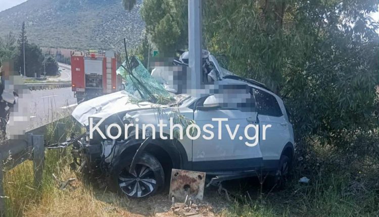 Τροχαίο-με-μία-νεκρή-στη-Νεμέα:-Το-αυτοκίνητό-της-«καρφώθηκε»-σε-κολόνα-–-Σοκάρουν-οι-φωτογραφίες