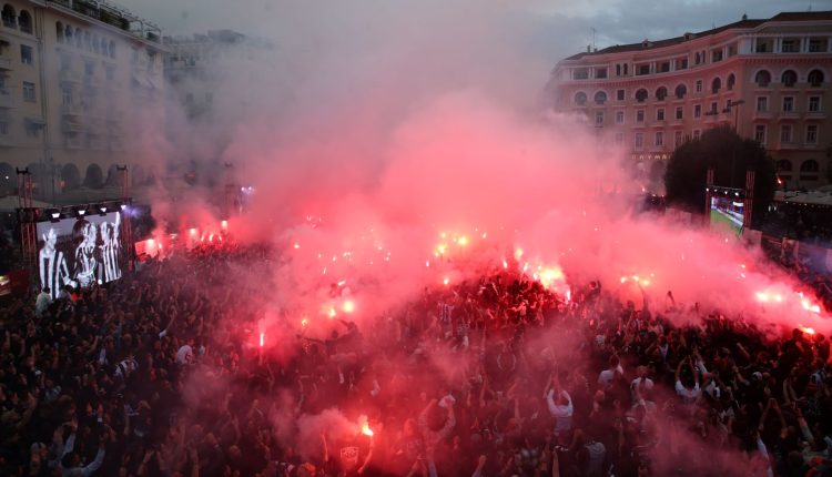 100-χρόνια-ΠΑΟΚ:-Μαγική-ατμόσφαιρα-στην-Πλατεία-Αριστοτέλους
