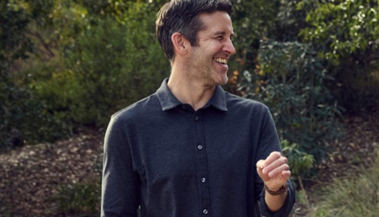 Ποιος-είναι-ο-Τζον-Τέρνους-που-αναλαμβάνει-τα-ηνία-της-apple-–-«Δεν-θα-μπορούσα-να-του-έχω-μεγαλύτερη-εμπιστοσύνη»