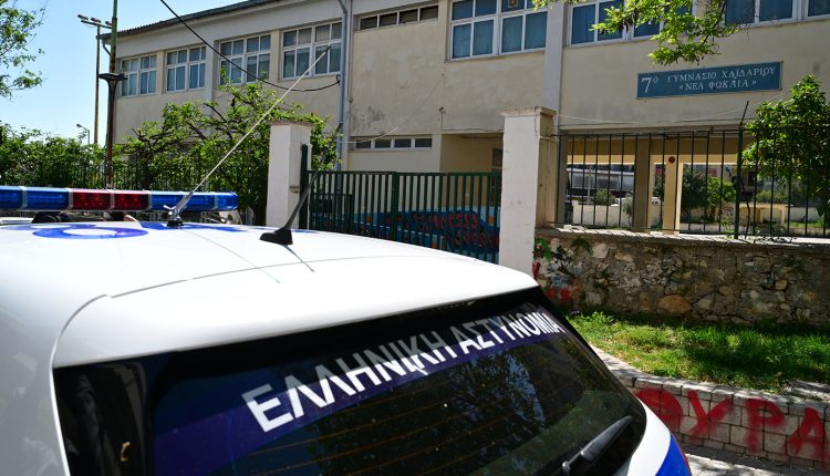 «Έλεγε-ότι-θα-πηδήξει-και-κανείς-δεν-την-πίστεψε»-–-Συγκλονιστική-μαρτυρία-για-τη-13χρονη-που-έπεσε-από-μπαλκόνι-σχολείου-στο-Χαϊδάρι