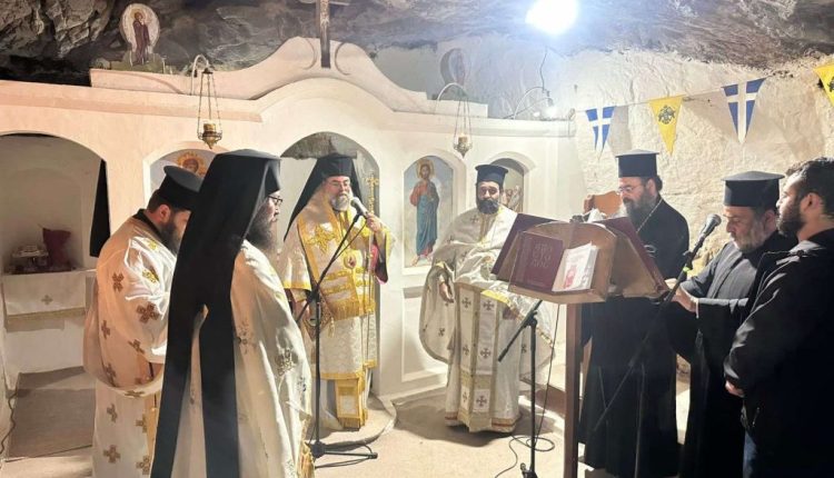 Αρχιερατική-Θεία-Λειτουργία-στο-Σπήλαιο-της-Μιλάτου-την-Κυριακή-του-Θωμά