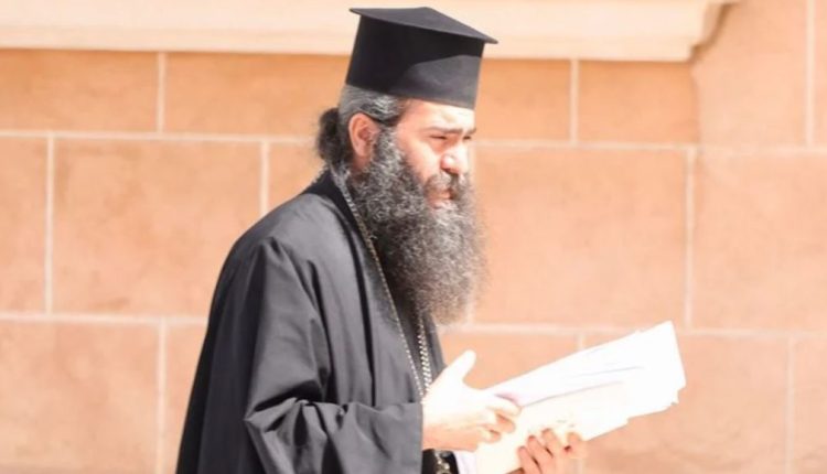 Ειρηνική-εκδήλωση-διαμαρτυρίας-στην-Πάφο-για-την-υπόθεση-Μητροπολίτη-Τυχικού