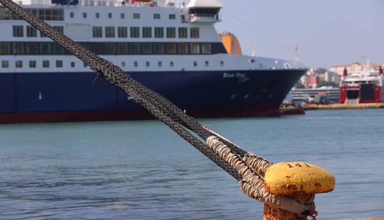 Δεμένα-τα-πλοία-στα-λιμάνια-την-Πρωτομαγιά-–-24ωρη-απεργία-της-ΠΝΟ