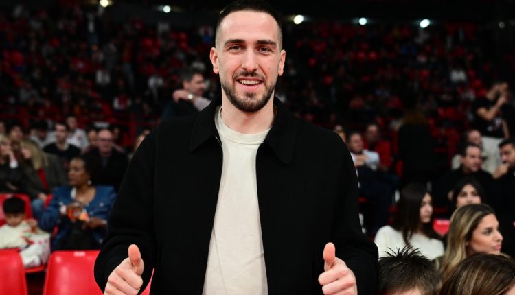 Ολυμπιακός:-Η-Αλ-Καλίτζ-επανήλθε-για-νέο-συμβόλαιο,-ανένδοτος-ο-Φορτούνης-που-επιστρέφει