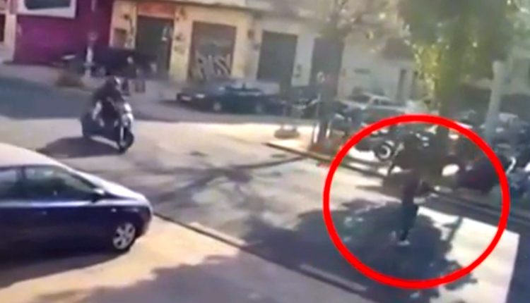 Αποσωληνώθηκε-η-16χρονη-που-παρασύρθηκε-από-μηχανή-στη-Λιοσίων-–-Αισιόδοξοι-οι-γιατροί