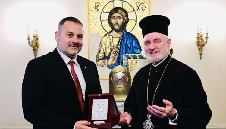 Στον-Αρχιεπίσκοπο-Αμερικής-ο-Δήμαρχος-Μεσολογγίου-με-αφορμή-τα-200-χρόνια-της-Εξόδου
