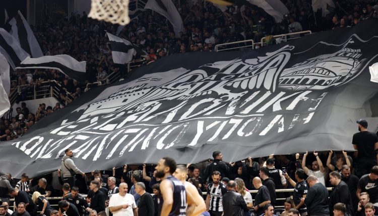 «Θεσσαλονίκη-–-Κωνσταντινούπολη»-–-Το-μεγάλο-πανό-των-οπαδών-του-ΠΑΟΚ-στον-τελικό-με-τη-Μπιλμπάο