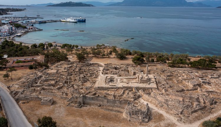 Πολύτιμα-ευρήματα-στην-Κολώνα-Αίγινας