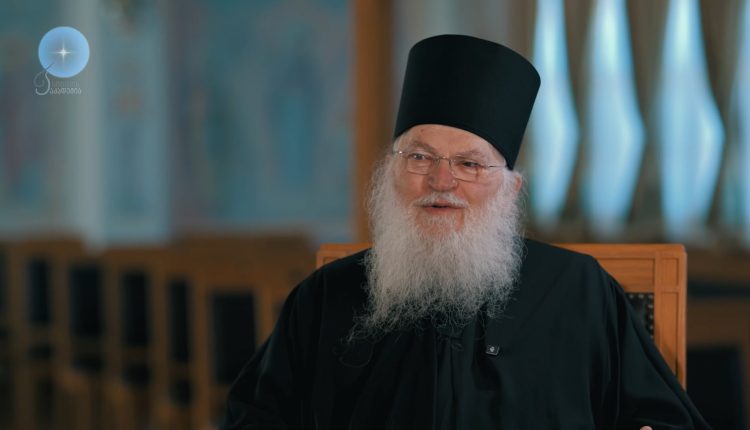 Γέροντας-Εφραίμ:-Ο-Πατριάρχης-Ηλίας-ήταν-ένα-ζών-δοχείο-της-Χάριτος-(binteo)