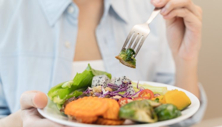 Τι-τρώει-ένας-γαστρεντερολόγος-για-να-προλάβει-τον-κίνδυνο-καρκίνου-του-εντέρου