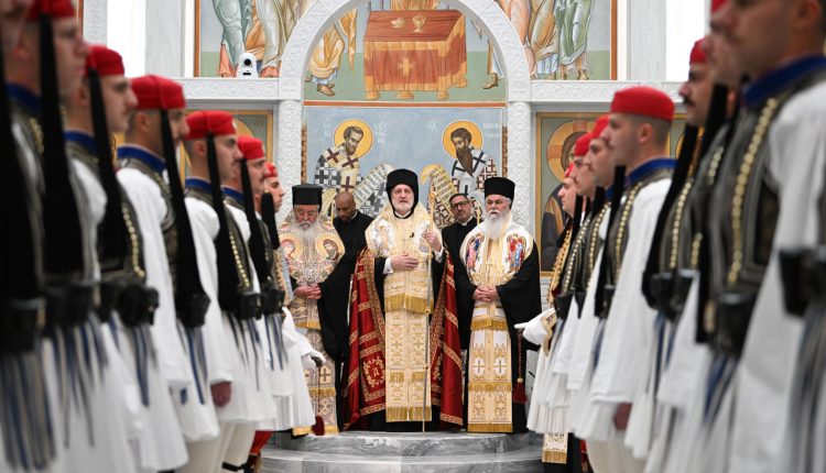 205-χρόνια-από-την-Διακήρυξη-της-Ανεξαρτησίας-της-Ελλάδας:-Στον-Άγ-Νικόλαο-Ν.Υόρκης-η-Προεδρική-Φρουρά-–-Η-ελληνική-σημαία-υψώθηκε-στο-bowling-green