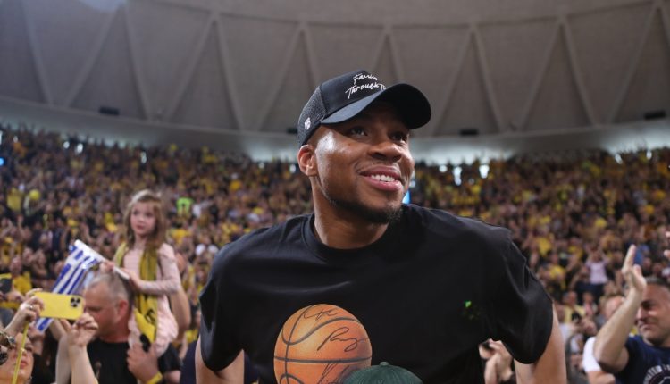 «Ρε-Γιάννη,-ρε-Γιάννη,-ρε-Γιάννη…»-–-Το-σύνθημα-για-τον-Αντετοκούνμπο-από-τους-οπαδούς-του-Άρη