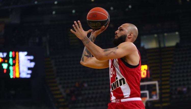 ΑΕΚ-–-Ολυμπιακός-84-94:-Παρέμεινε-αήττητος-και-περιμένει-τη-Μονακό