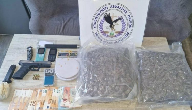 Πάτρα:-Πρώην-αστυνομικός-και-ο-γιος-του-συνελήφθησαν-για-διακίνηση-ναρκωτικών-στην-Αχαΐα