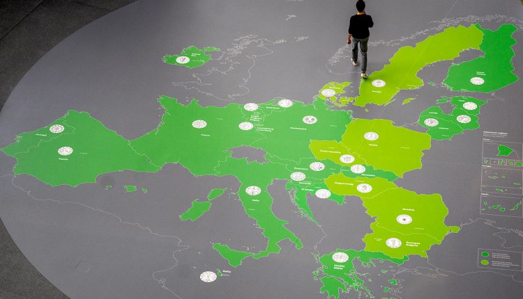 Τράπεζες-σε-νέα-εποχή:-Η-τεχνητή-νοημοσύνη-και-ο-ανθρώπινος-παράγοντας-στο-επίκεντρο