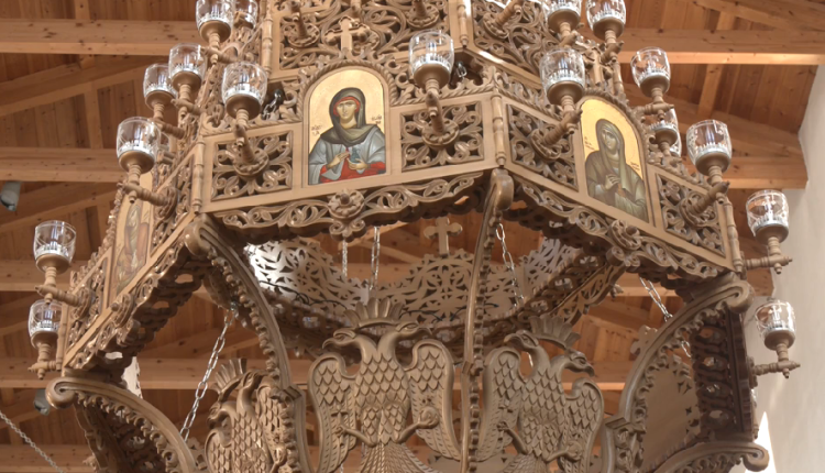 Ο-Ιερός-Ναός-Αγίων-Μυροφόρων-Παλλήνης