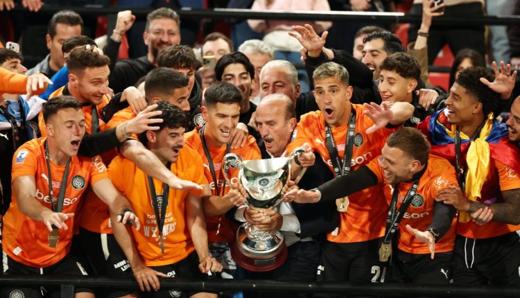 ΟΦΗ:-Παρέλαση-με-ανοιχτό-πούλμαν-και-το-κύπελλο-στους-δρόμους-του-Ηρακλείου