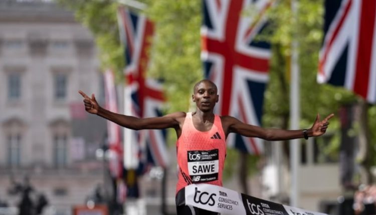 «Τσάι-και-δύο-φέτες-ψωμί»:-Η-απίθανη-διατροφή-του-Σάουε-πίσω-από-το-ιστορικό-ρεκόρ-στον-Μαραθώνιο-Λονδίνου