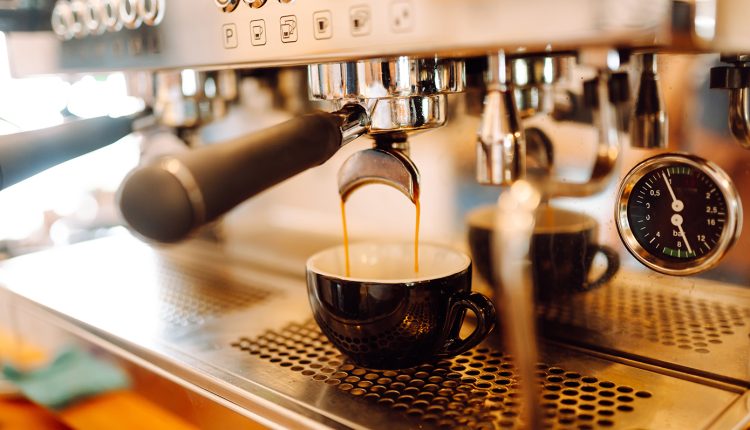 Αυτό-συμβαίνει-όταν-σταματάς-τον-καφέ-για-μόλις-δύο-εβδομάδες:-Οι-επιπτώσεις-στο-άγχος,-τον-ύπνο-και-τη-μνήμη