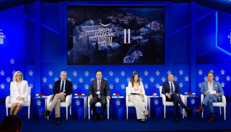 Παιδιά-online,-αλλά-με-όρια:-το-νέο-πλαίσιο-προστασίας-στον-ψηφιακό-κόσμο