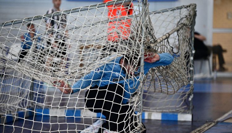 Χάντμπολ:-Τρόμαξαν-στο-ΟΑΚΑ,-έπεσε-η-εστία-δίπλα-στον-γκολκίπερ-του-ΠΑΟΚ!